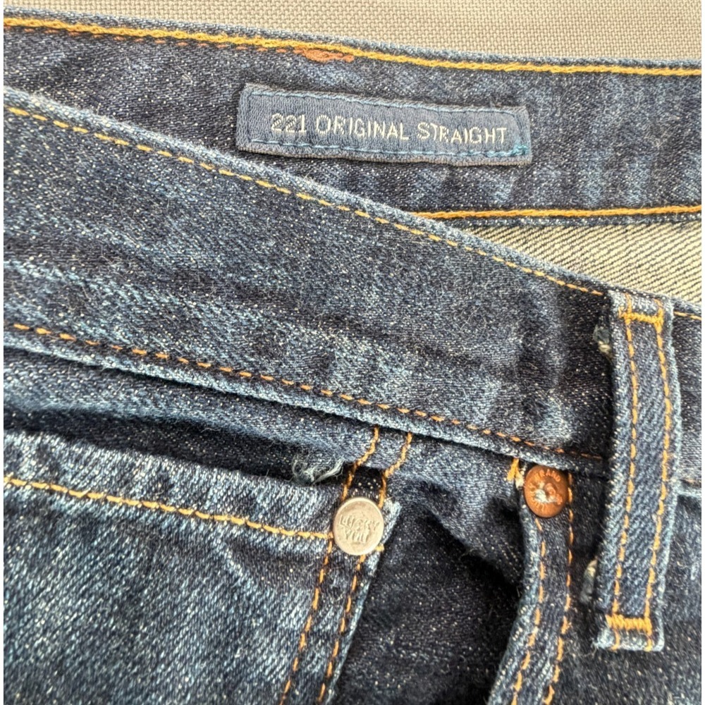 Lucky Brand 221 Original Straight Jeans Mens 38x30 Medium Dark Wash Denim - Picture 3 of 11